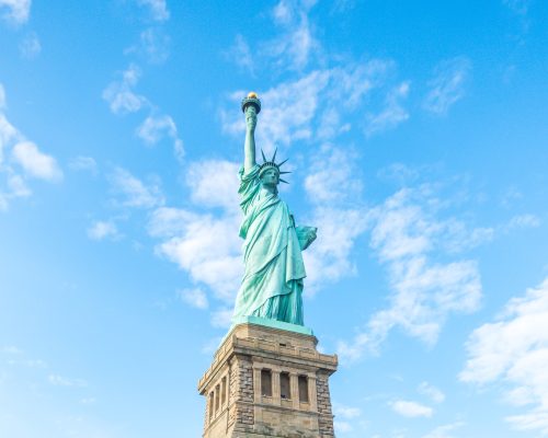 A estátua da liberdade em Nova York. A estátua da liberdade em Nova York.